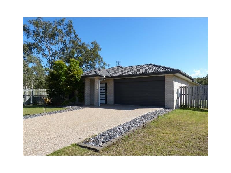 11 Pharlap Court, Point Vernon QLD 4655