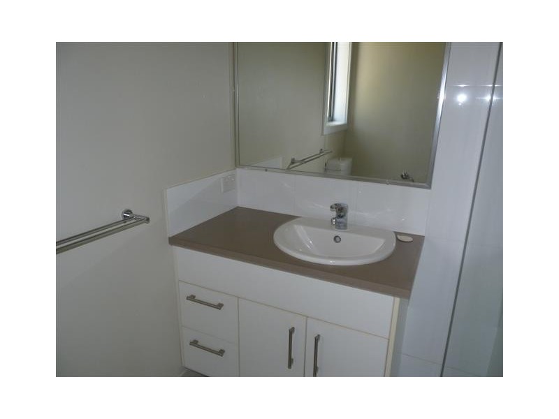 11 Pharlap Court, Point Vernon QLD 4655