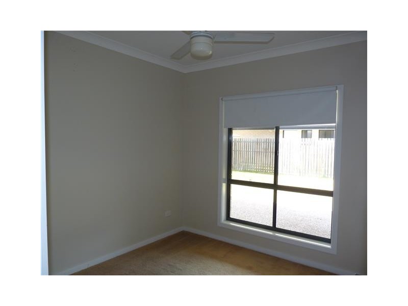 11 Pharlap Court, Point Vernon QLD 4655