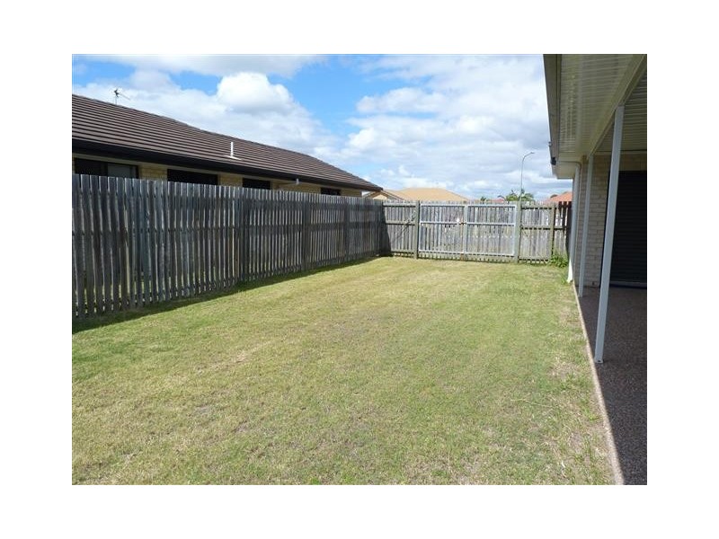 11 Pharlap Court, Point Vernon QLD 4655