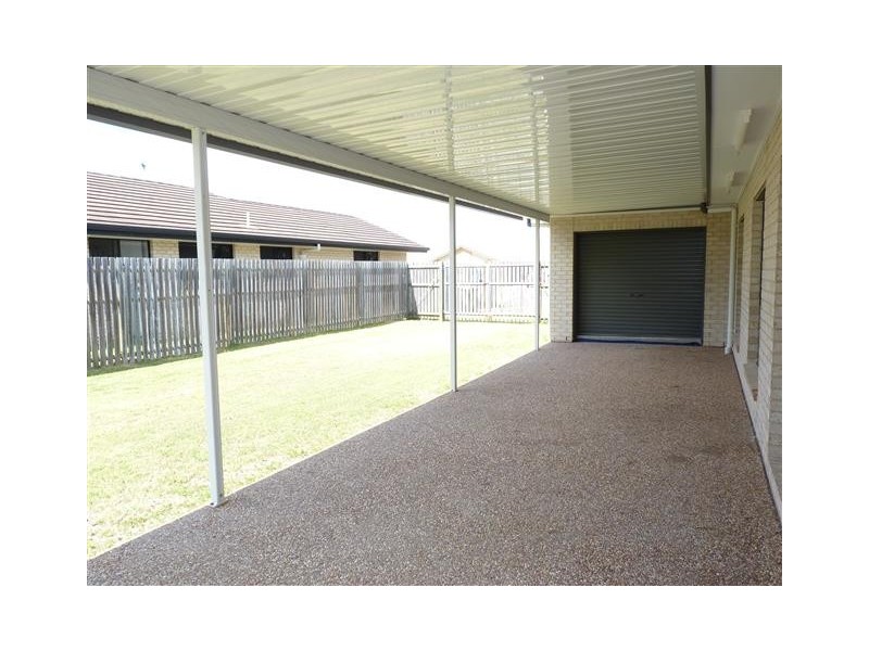 11 Pharlap Court, Point Vernon QLD 4655