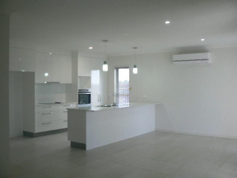 11 Munro Way, Urraween QLD 4655