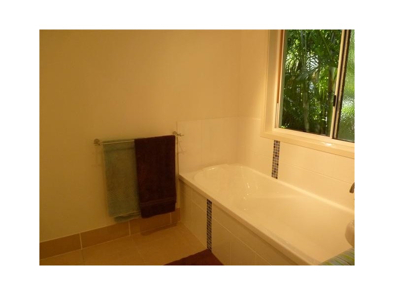 7 Bayley Court, Urraween QLD 4655