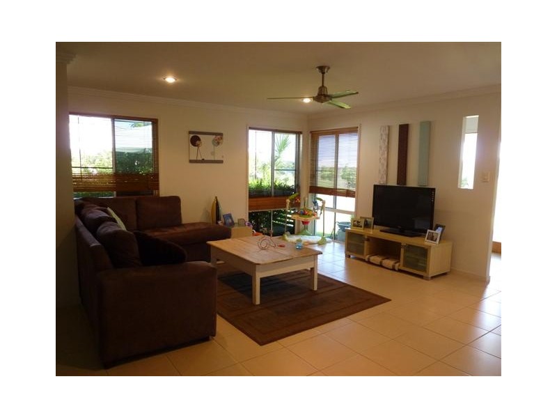 7 Bayley Court, Urraween QLD 4655