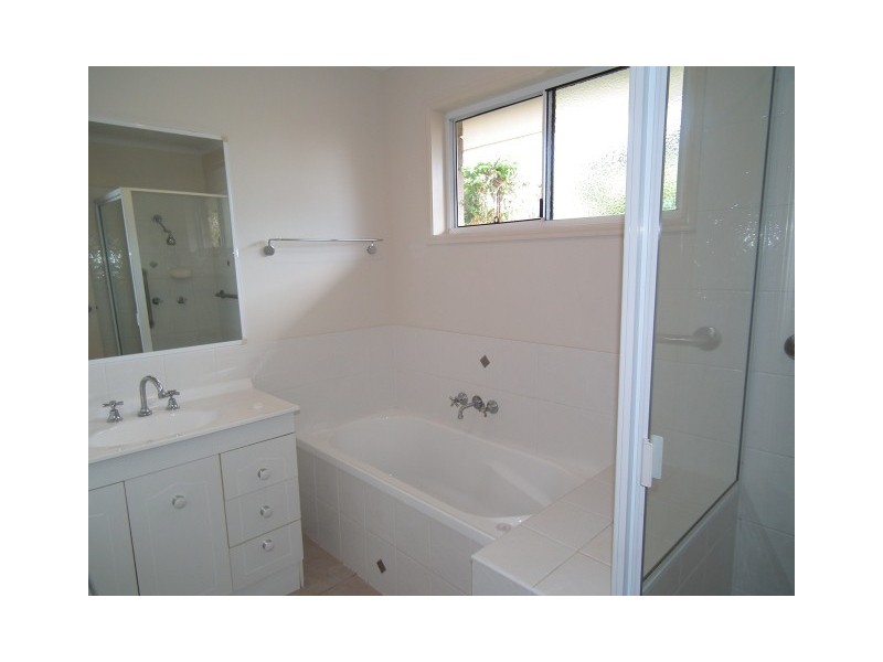 24 Bunya Court, Eli Waters QLD 4655