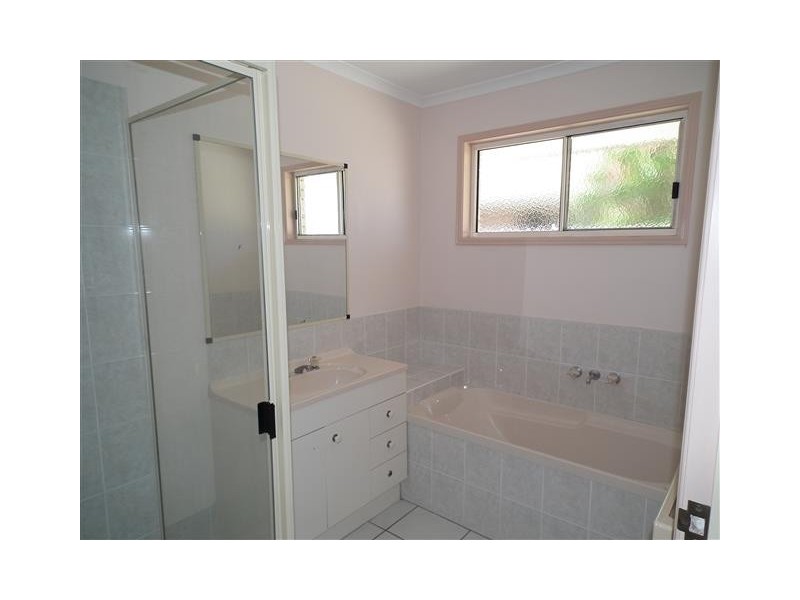 26 Bushlark Avenue, Eli Waters QLD 4655