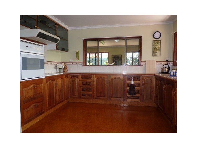 6 Bayrise Drive, Urangan QLD 4655