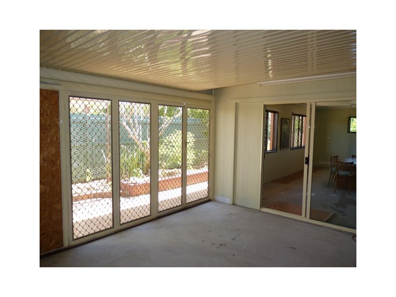 6 Bayrise Drive, Urangan QLD 4655