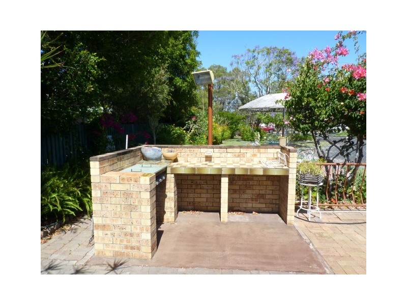 6 Bayrise Drive, Urangan QLD 4655