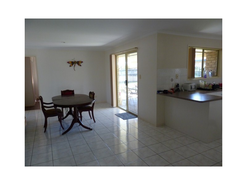 37 Anchorage Circuit, Point Vernon QLD 4655