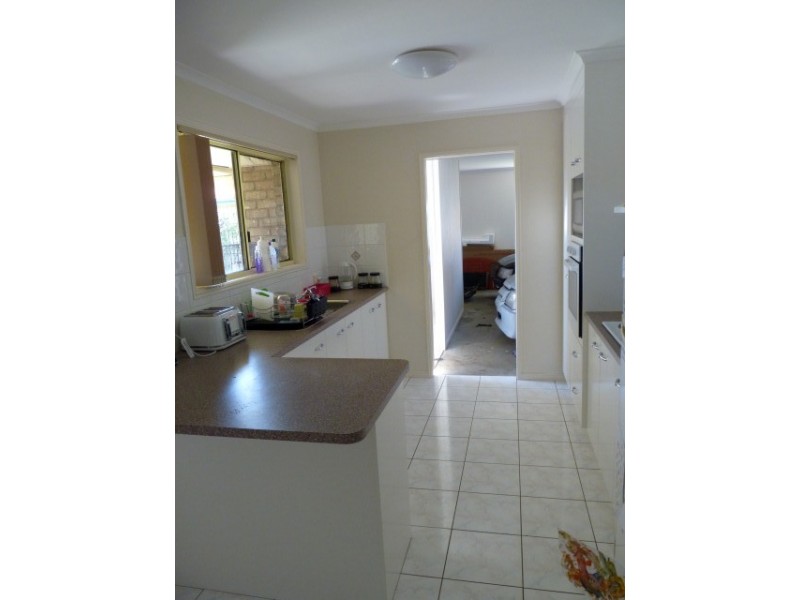 37 Anchorage Circuit, Point Vernon QLD 4655