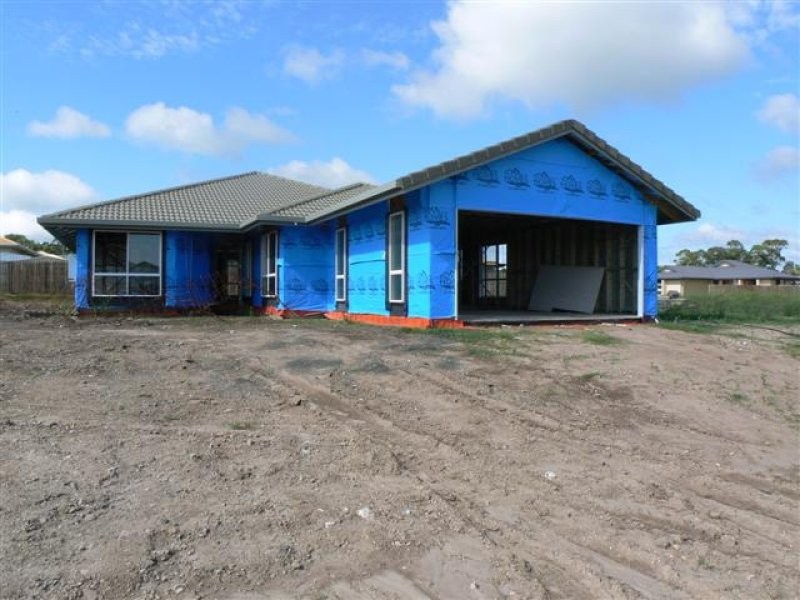 14 Lancaster Circuit, Urraween QLD 4655