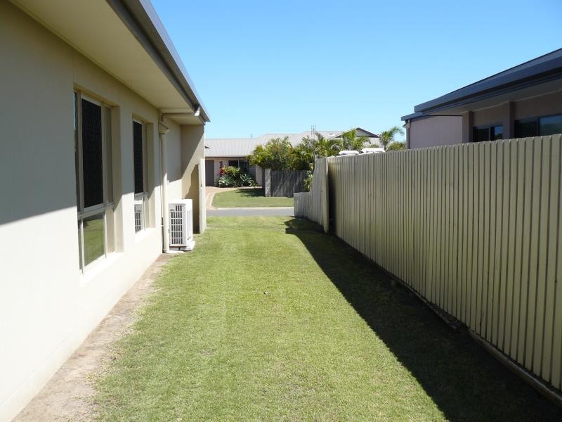 4 Kemble Way, Urraween QLD 4655