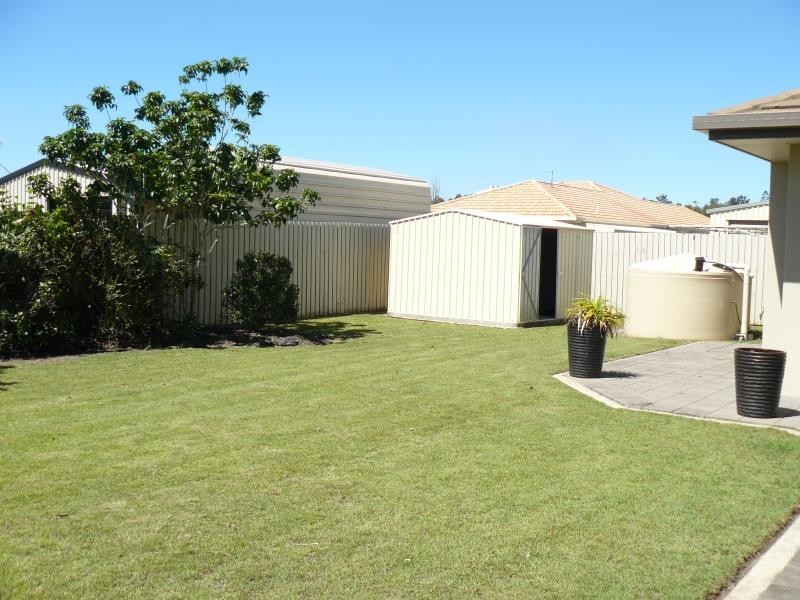4 Kemble Way, Urraween QLD 4655