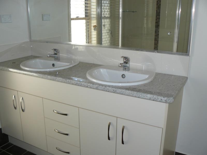 4 Kemble Way, Urraween QLD 4655