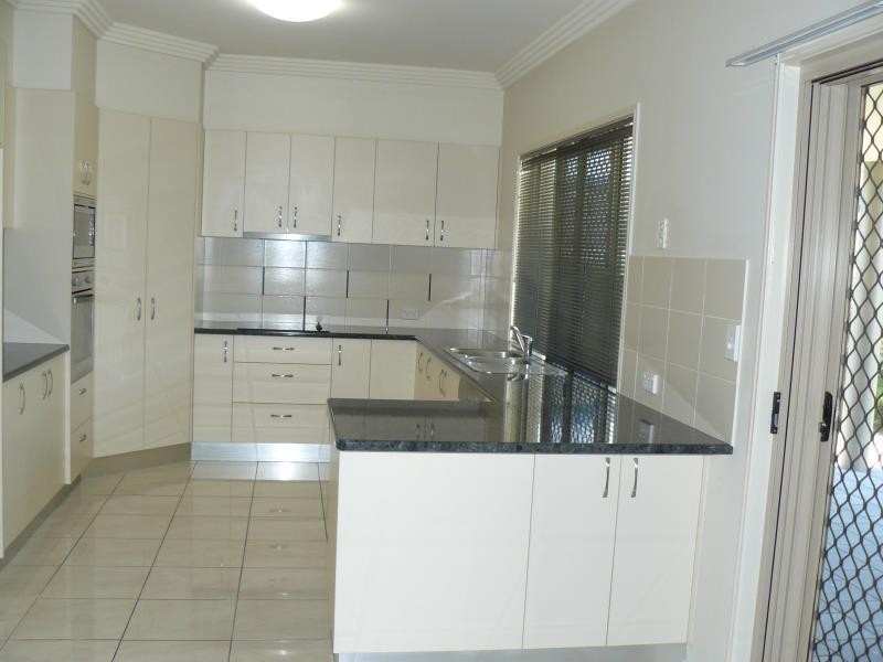 4 Kemble Way, Urraween QLD 4655