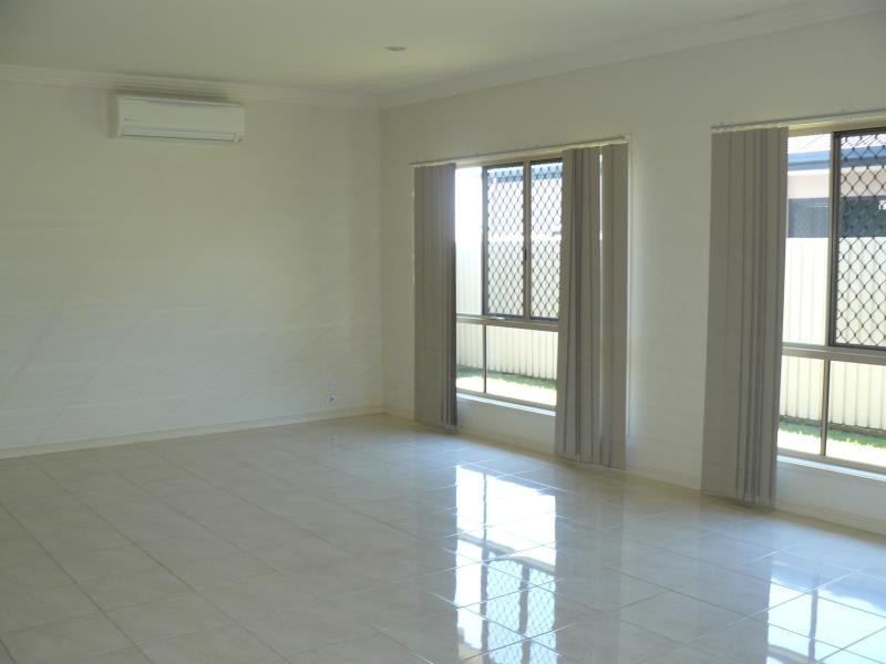 4 Kemble Way, Urraween QLD 4655