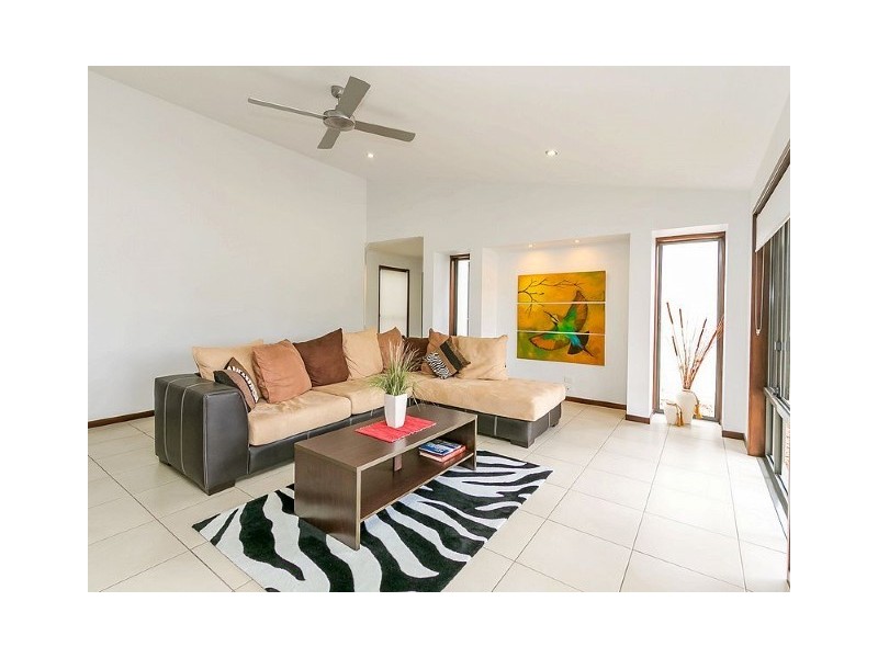 5 Belmoreana Court, Dundowran Beach QLD 4655