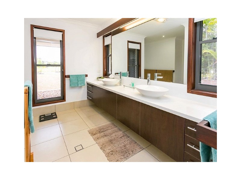 5 Belmoreana Court, Dundowran Beach QLD 4655