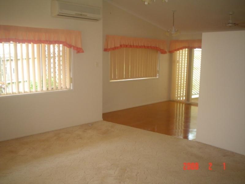1/84 Freshwater Street, Torquay QLD 4655