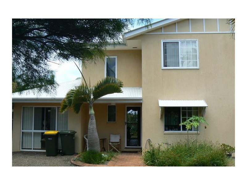 2/16 Skinner Crescent, Urangan QLD 4655