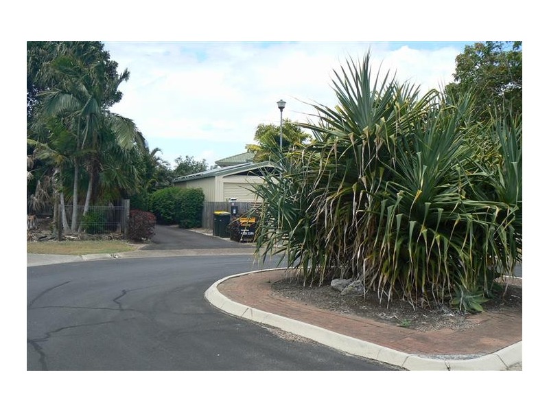 2/16 Skinner Crescent, Urangan QLD 4655
