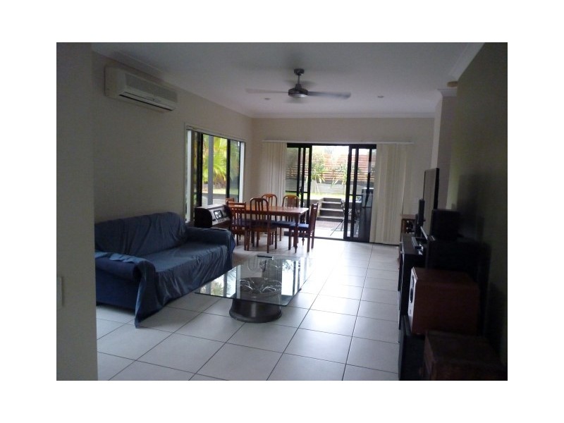 4/29 Tavistock, Torquay QLD 4655