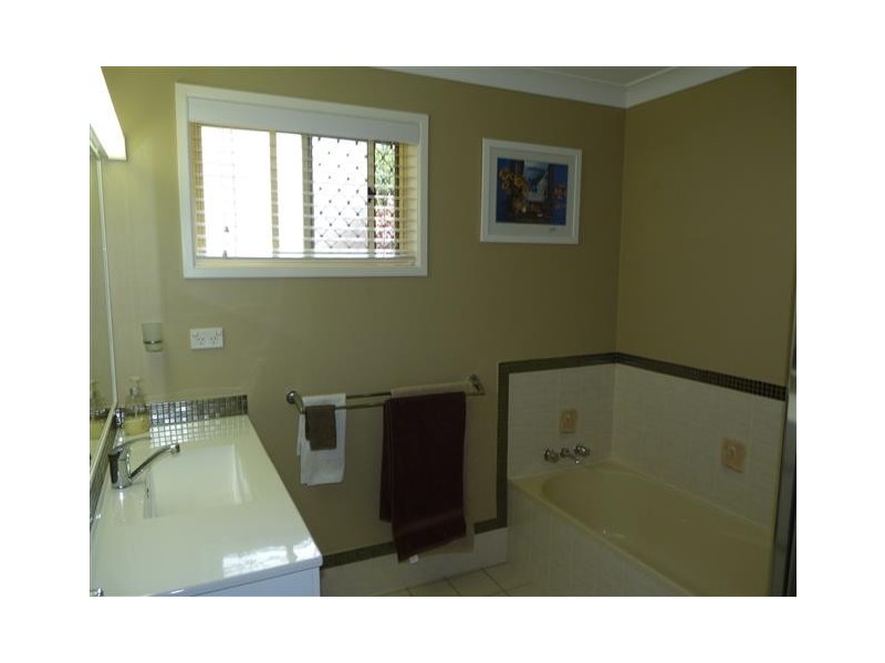 87 Alexander Street, Torquay QLD 4655
