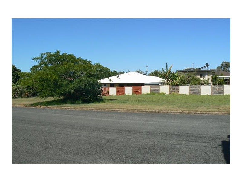 12 Clarke Street, Pialba QLD 4655