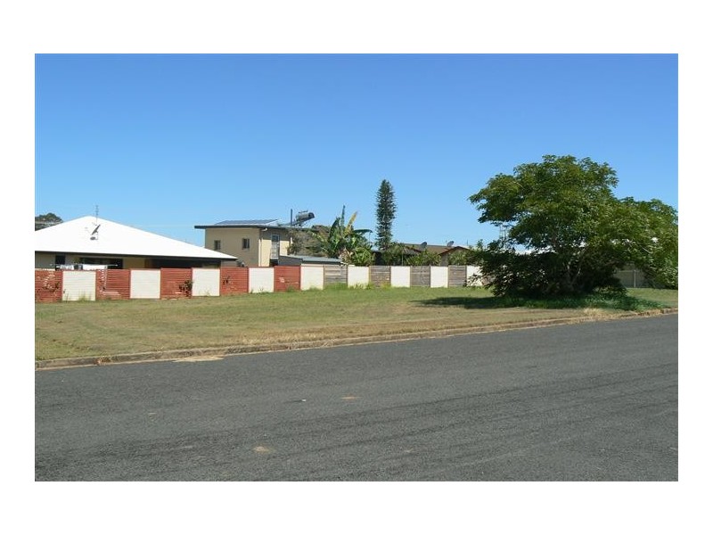 12 Clarke Street, Pialba QLD 4655
