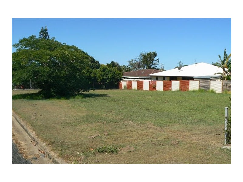 12 Clarke Street, Pialba QLD 4655