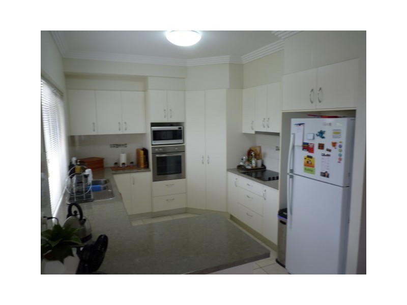 7 McIntyre Court, Urraween QLD 4655