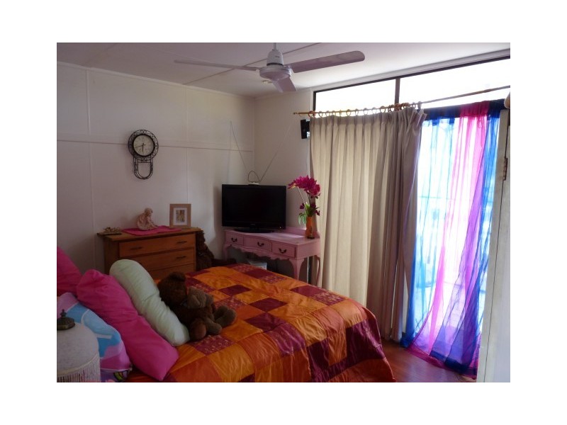 24 Mant Street, Point Vernon QLD 4655