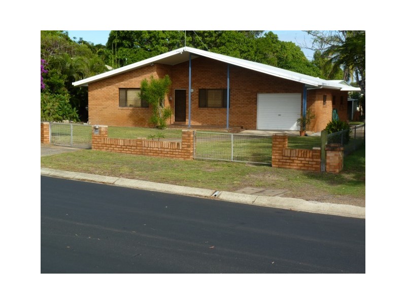 19 Churchill Street, Urangan QLD 4655
