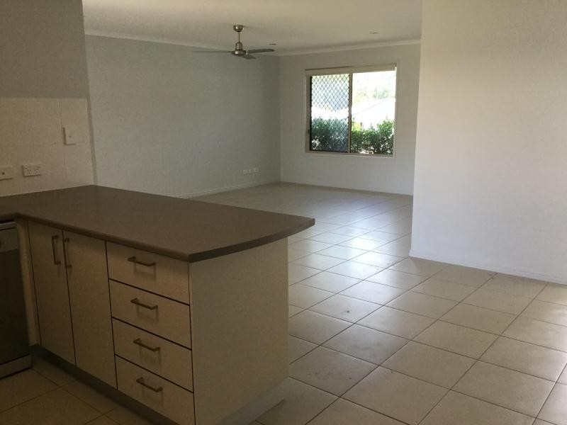 16 Parakeet Circuit, Kawungan QLD 4655