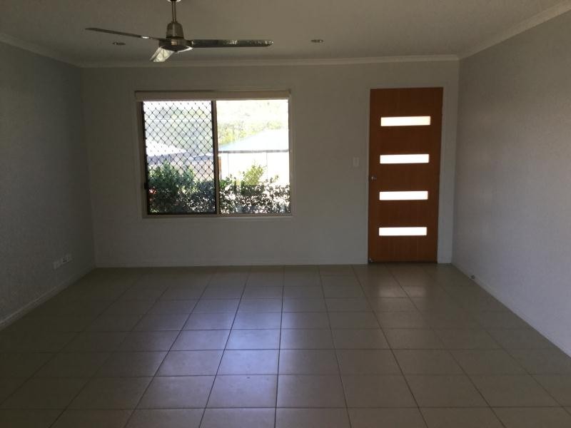 16 Parakeet Circuit, Kawungan QLD 4655
