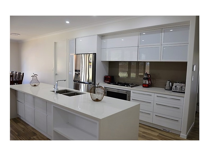 15 Lord Street, Sunshine Acres QLD 4655