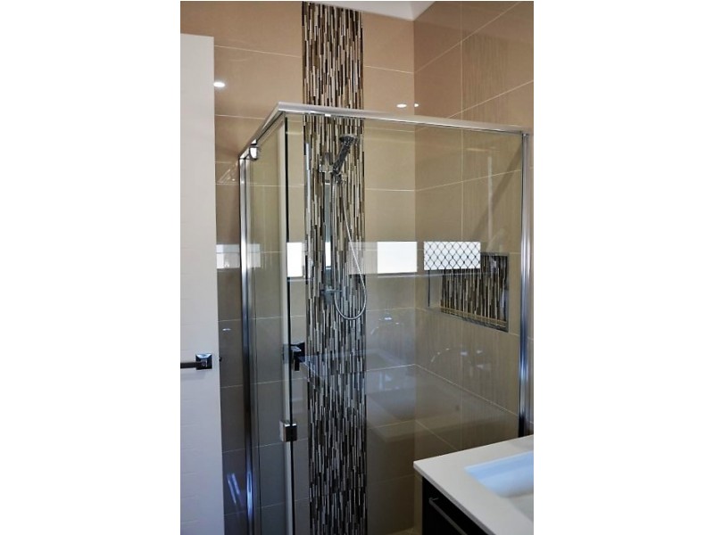 15 Lord Street, Sunshine Acres QLD 4655