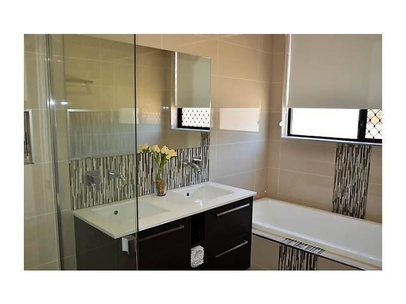 15 Lord Street, Sunshine Acres QLD 4655