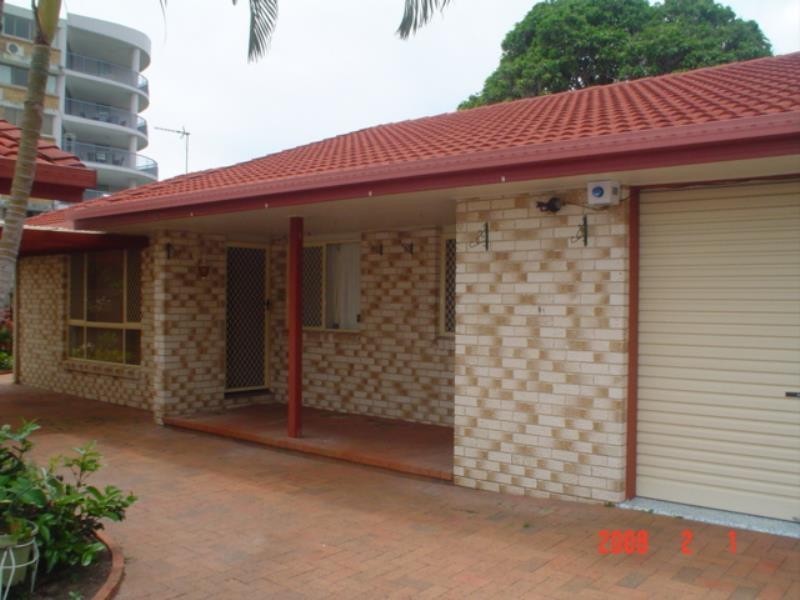 2/84 Freshwater street, Torquay QLD 4655