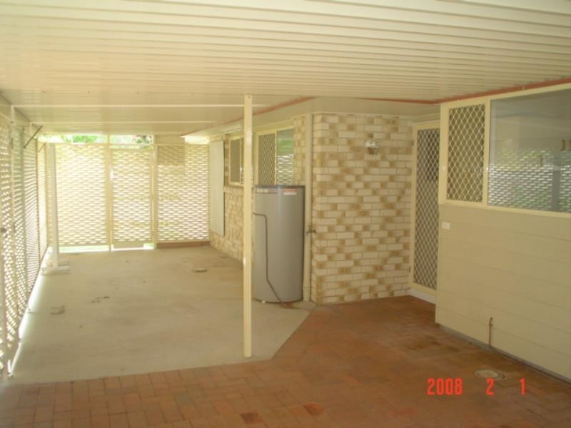 2/84 Freshwater street, Torquay QLD 4655