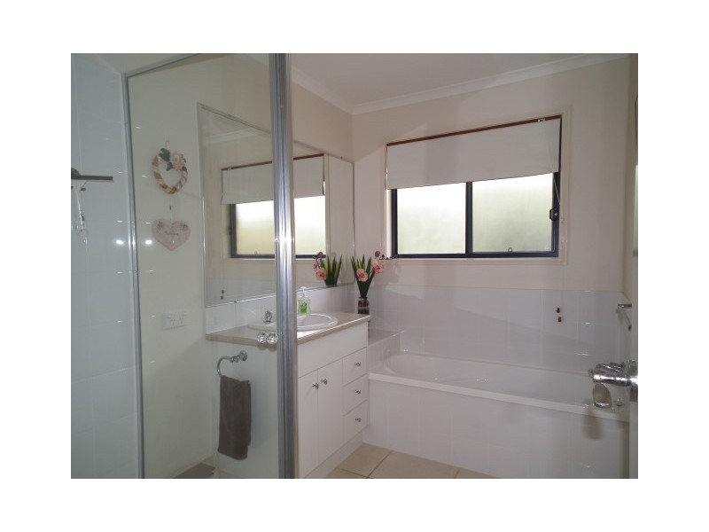 5 Picadilly Circuit, Urraween QLD 4655