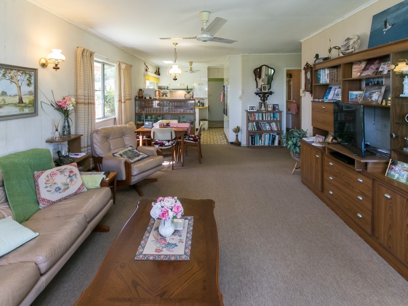 9 Esplanade, Point Vernon QLD 4655