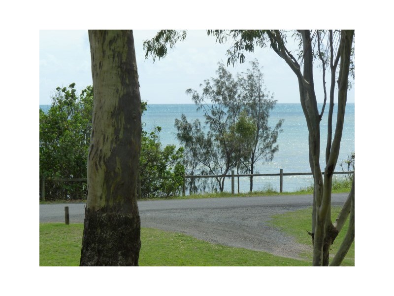 9 Esplanade, Point Vernon QLD 4655