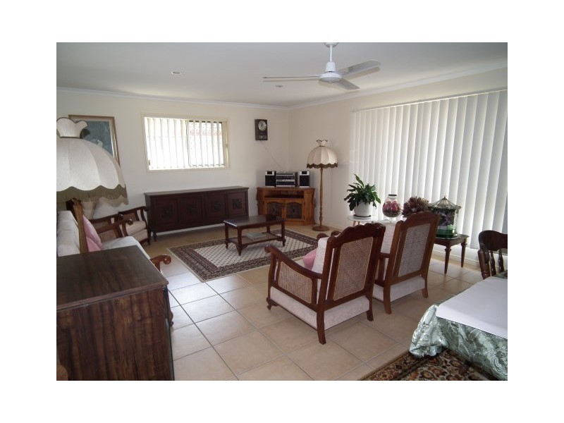 11 Earl ST Vincent Circuit, Eli Waters QLD 4655