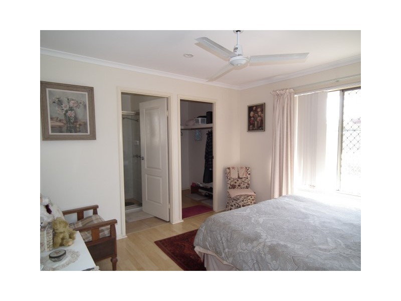 11 Earl ST Vincent Circuit, Eli Waters QLD 4655