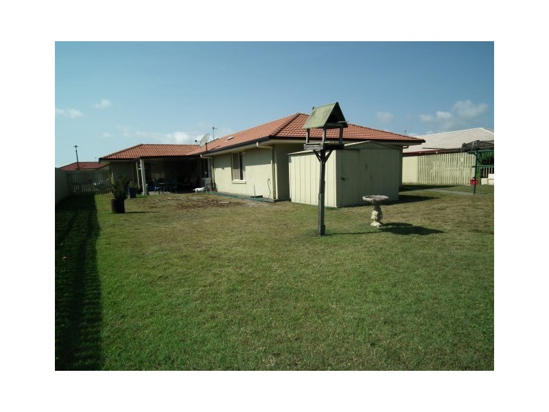 11 Earl ST Vincent Circuit, Eli Waters QLD 4655