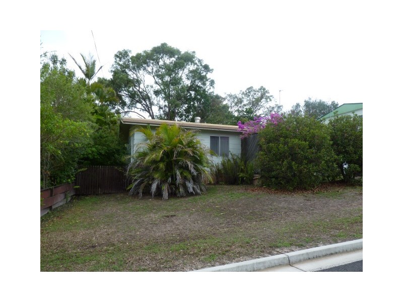 7 West Street, Torquay QLD 4655
