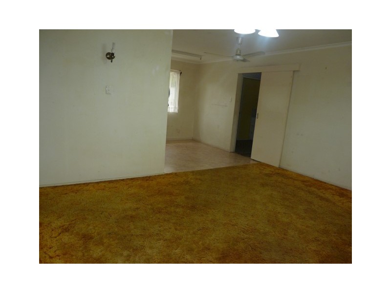 7 West Street, Torquay QLD 4655