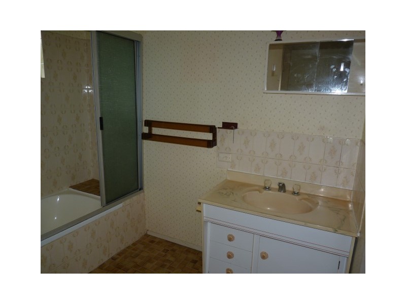 7 West Street, Torquay QLD 4655